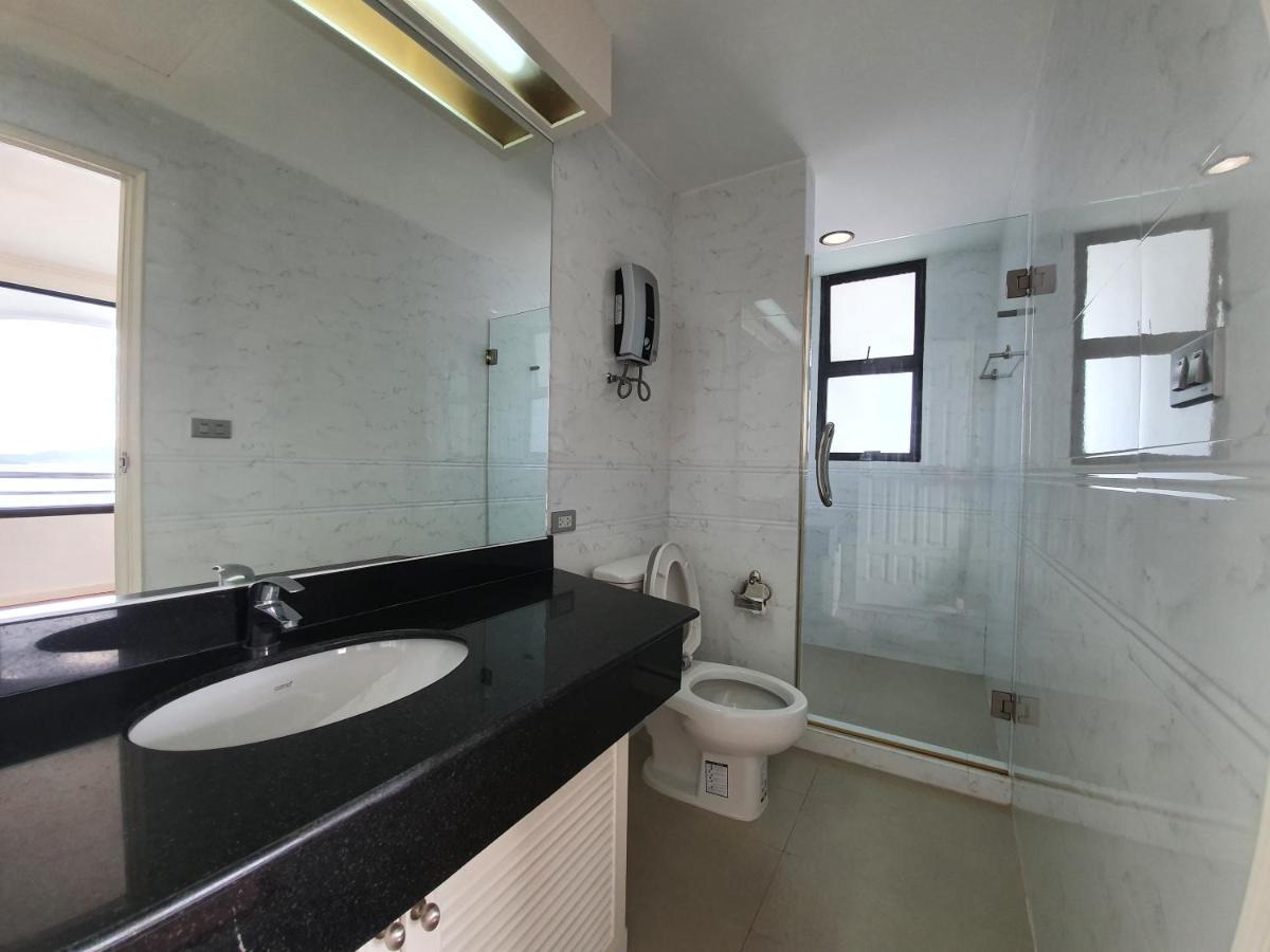 Spacious Room With Ocean & City View Pattaya Exterior photo